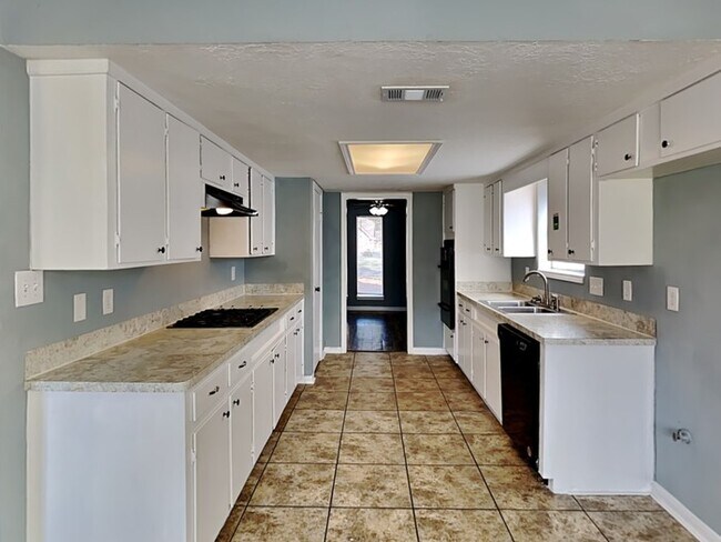 Foto del edificio - 2142 Oak Shores Dr