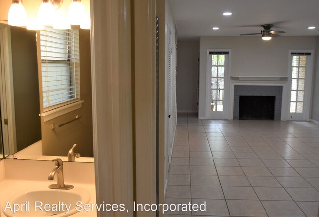 Building Photo - 2 br, 1.5 bath House - 3706 A Meredith St