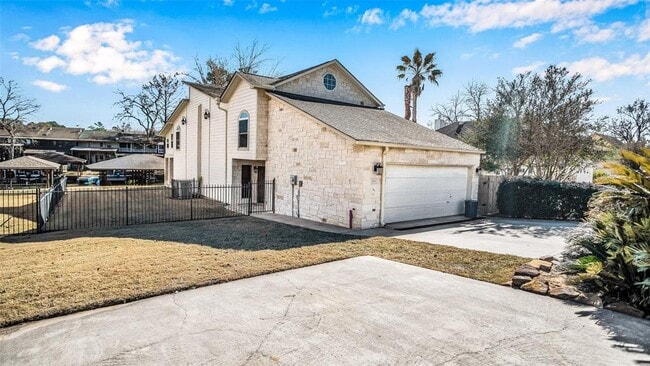 Building Photo - 746 Lake View Dr