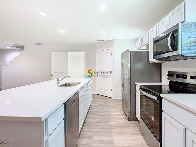 Building Photo - 3821 SW 43rd Ct