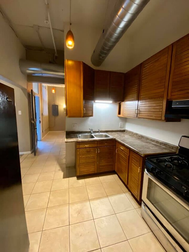Primary Photo - 1 BEDROOM APARTMENT IN DOWNTOWN DAVENPORT