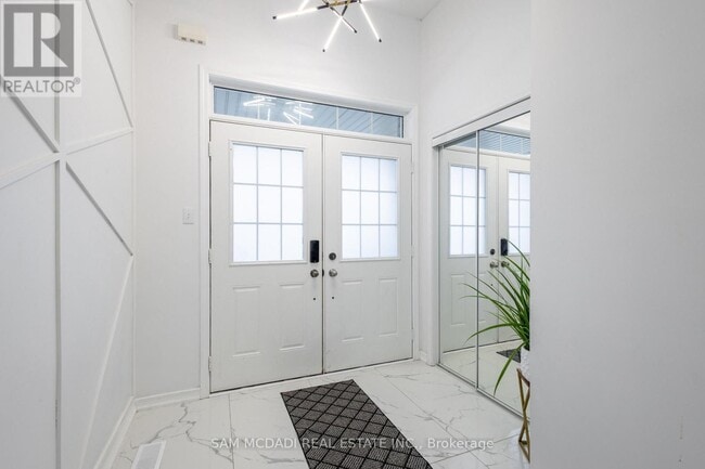 Building Photo - 22 Lambert Crescent