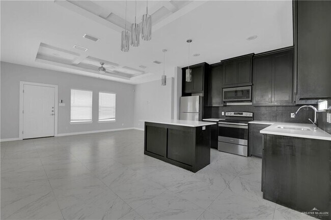 Building Photo - 14 E la Cantera Ave