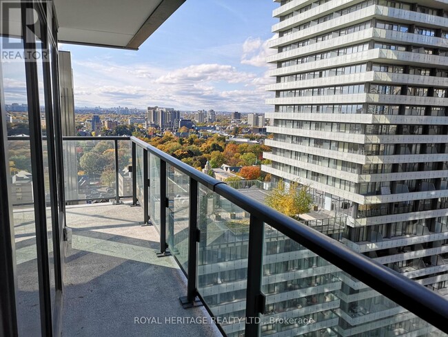 Photo du bâtiment - 955-2955 Bay St.