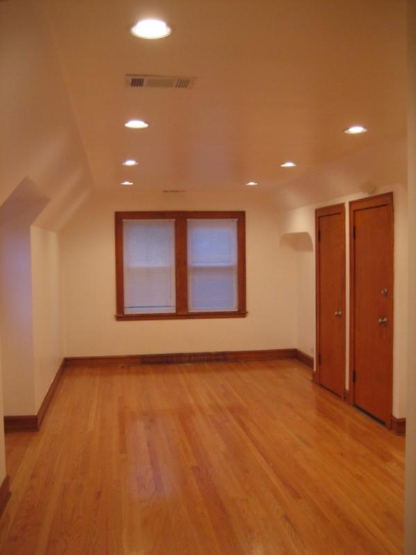 Building Photo - 2923 N Marmora Ave