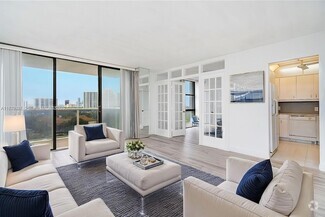 Building Photo - 3625 N Country Club Dr