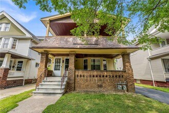 Building Photo - 862 Greyton Rd