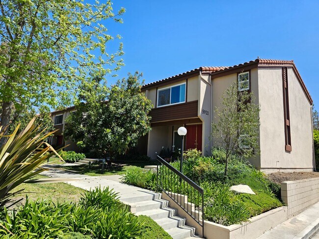 Foto del edificio - Lovely 3 Bed 2.5 Bath Corner Townhome in R...