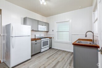 Building Photo - 1035 Sanchez St