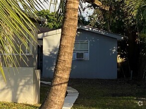 Building Photo - 12531 E Golf Dr