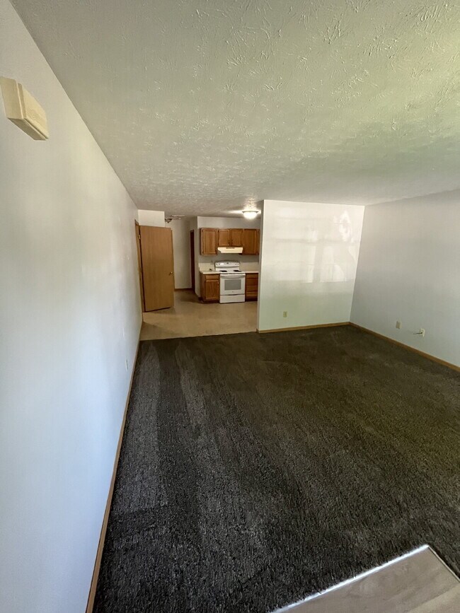 Building Photo - 226 Elizabeth Dr
