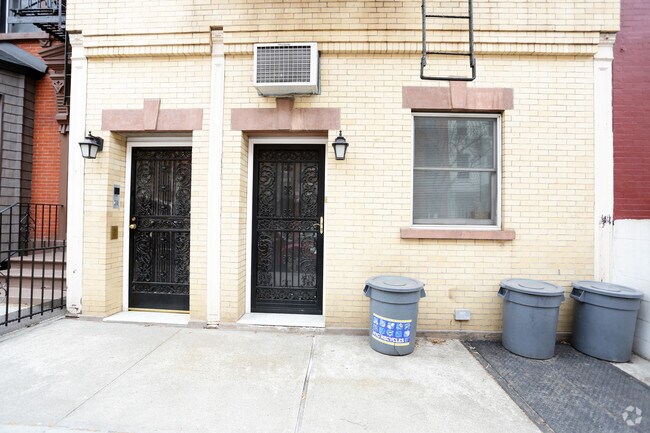 Foto del edificio - 240 Sackett St
