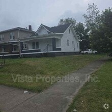 Building Photo - 835 S 38th St