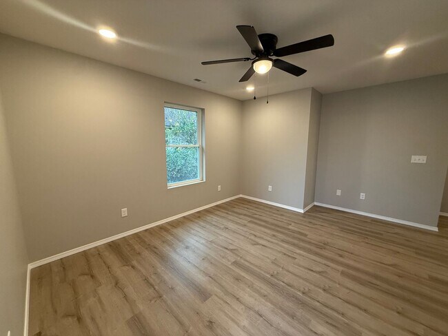 Foto del edificio - 1420 W Scott St