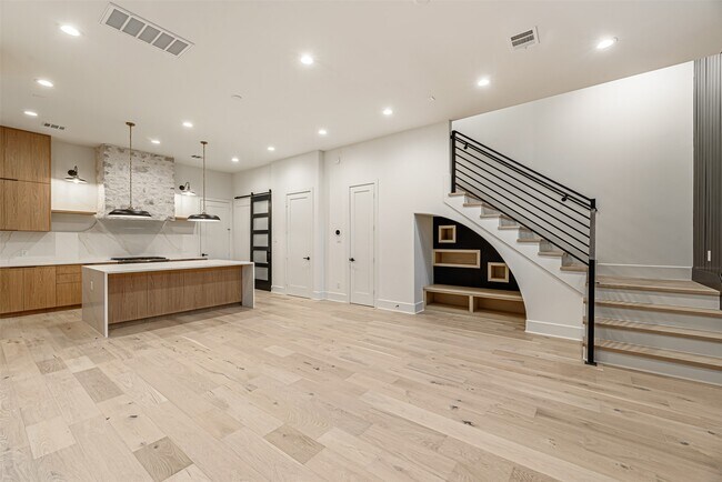 Foto del edificio - 1104 W 9th St