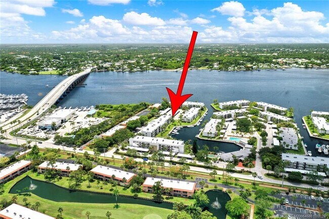 Foto del edificio - 1950 SW Palm City Rd