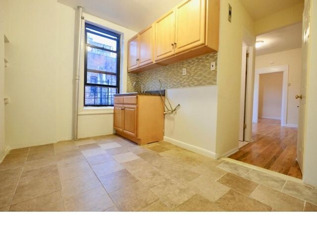 Building Photo - 78 Macdonough St