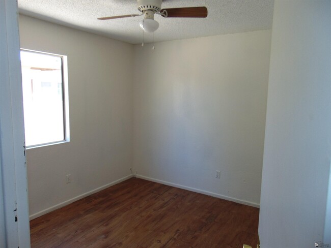 Building Photo - 2620 S Virginia Dr
