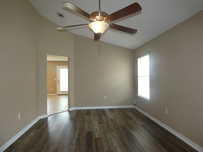 Building Photo - 4762 Ribault Ln