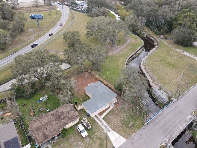 Building Photo - 3100 Wallington Dr