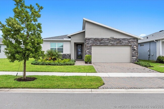 Building Photo - 10550 SW Orana Dr