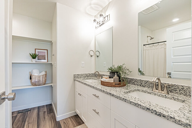 Master Bath - 856 Golden Bear Ln