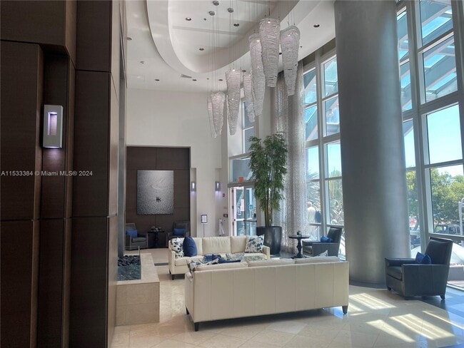 Building Photo - 1155 Brickell Bay Dr