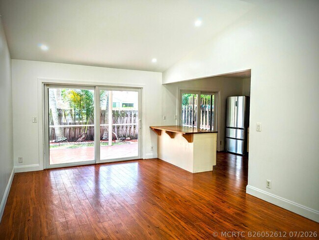 Building Photo - 9785 Ridge Creek Rd