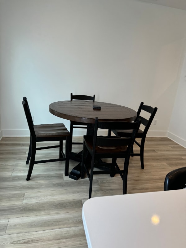 Foto del edificio - 222 Marston Ln