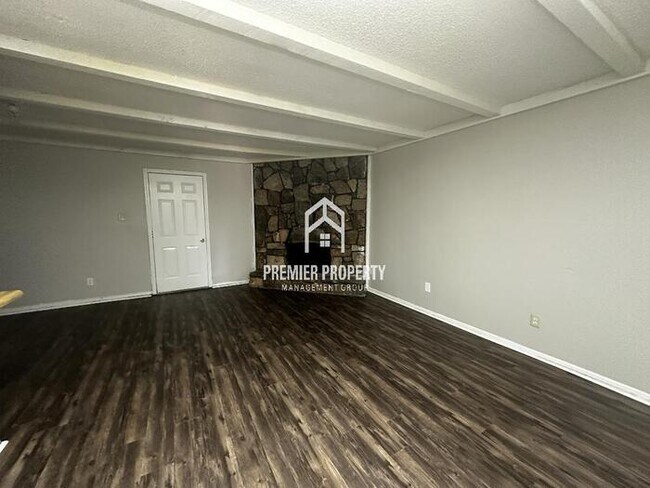 Foto del edificio - 5722 Woodbourne Ct