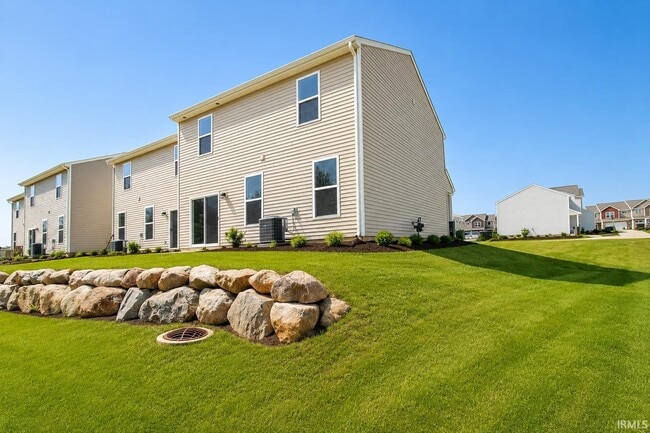 Building Photo - 3563 Canal Square Dr