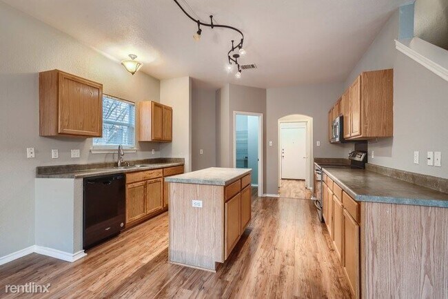 Foto del edificio - 4 br, 2.5 bath House - 227 Red Hawk Ridge ...