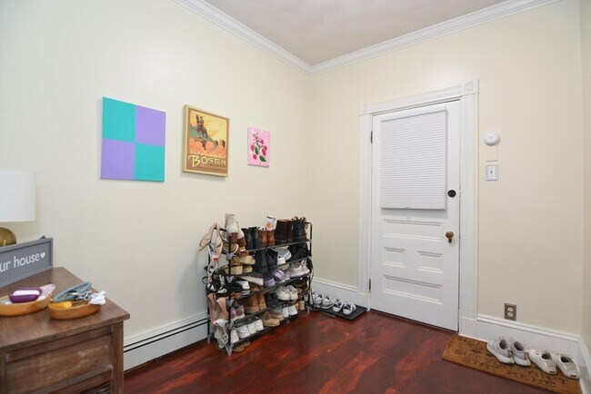 Foto del edificio - 258 E Cottage St