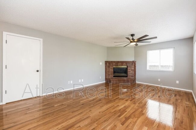 Building Photo - 8015 Ferncliff Dr
