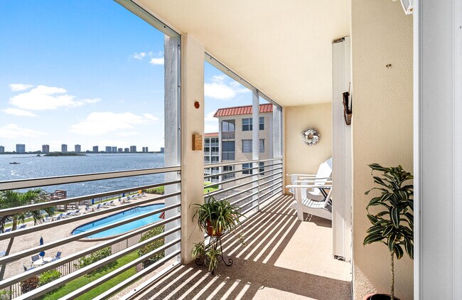 Foto del edificio - 105 Paradise Harbour Blvd