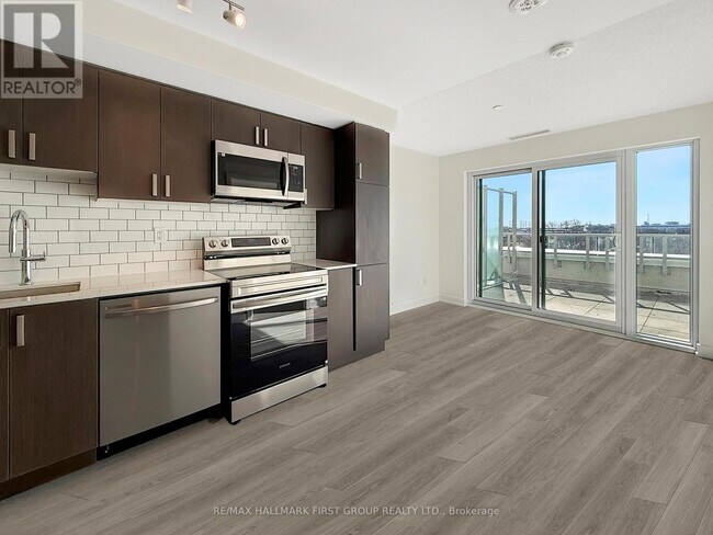 Photo du bâtiment - 1010 Sandy Beach Rd