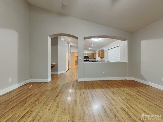 Building Photo - 9126 W Serrano St