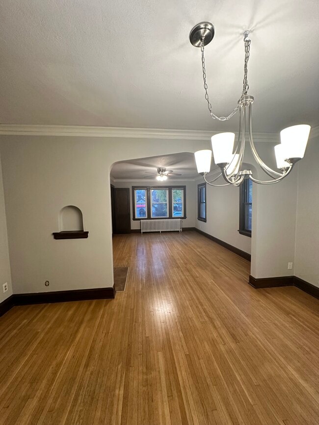 Foto del edificio - 1844 Grand Ave