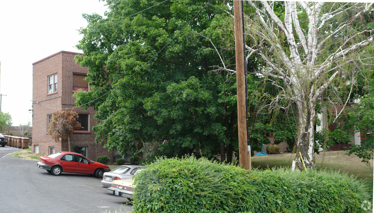 Primary Photo - 1417-1419 N Washington St