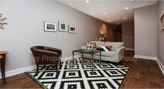 Building Photo - 865 N Uber St