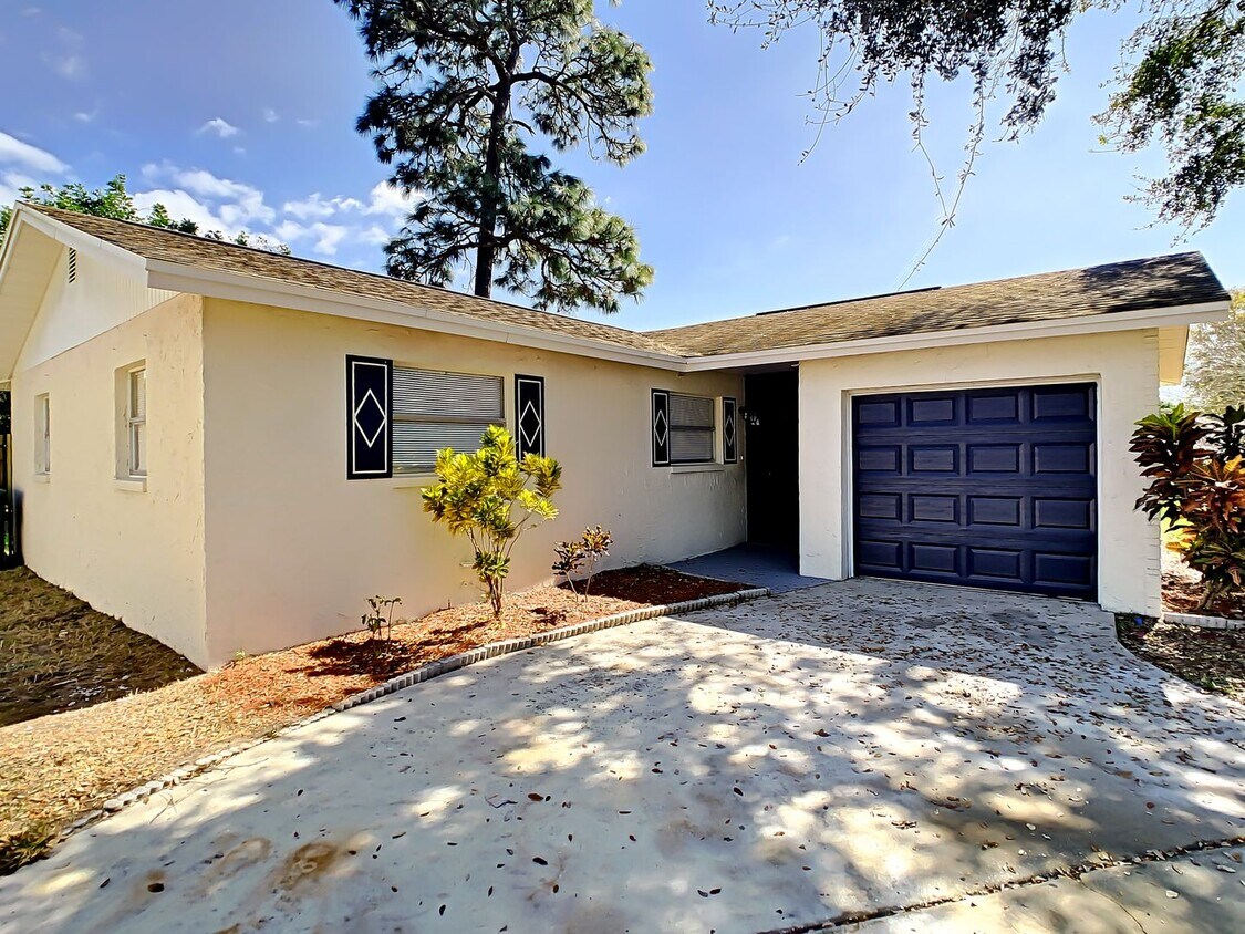 Primary Photo - Coming Soon! - Beautifully Renovated 3-Bed...