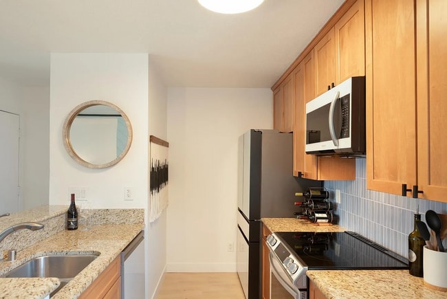 Building Photo - This fully furnished 1bedroom, 1bath was r...