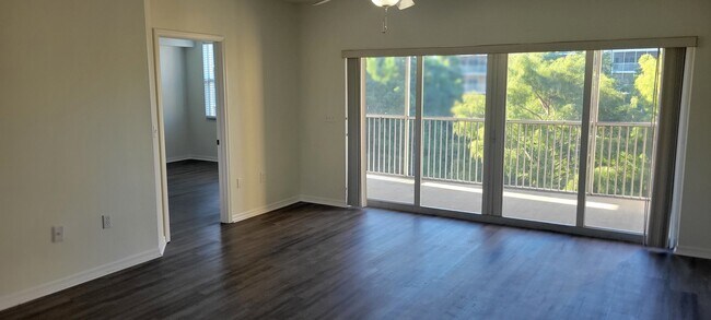 Vista de la sala de estar - 960 Starkey Rd