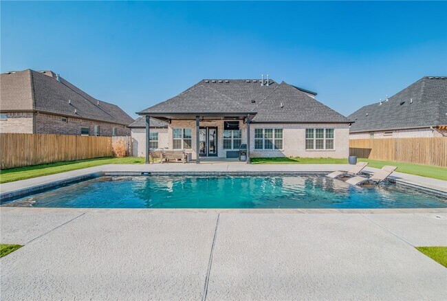 Foto del edificio - 605 Stone Ridge St