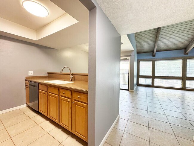 Foto del edificio - 6094 Peregrine Ave