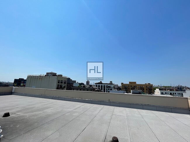 Building Photo - Large STUDIO | Dekalb Avenue, Bushwick