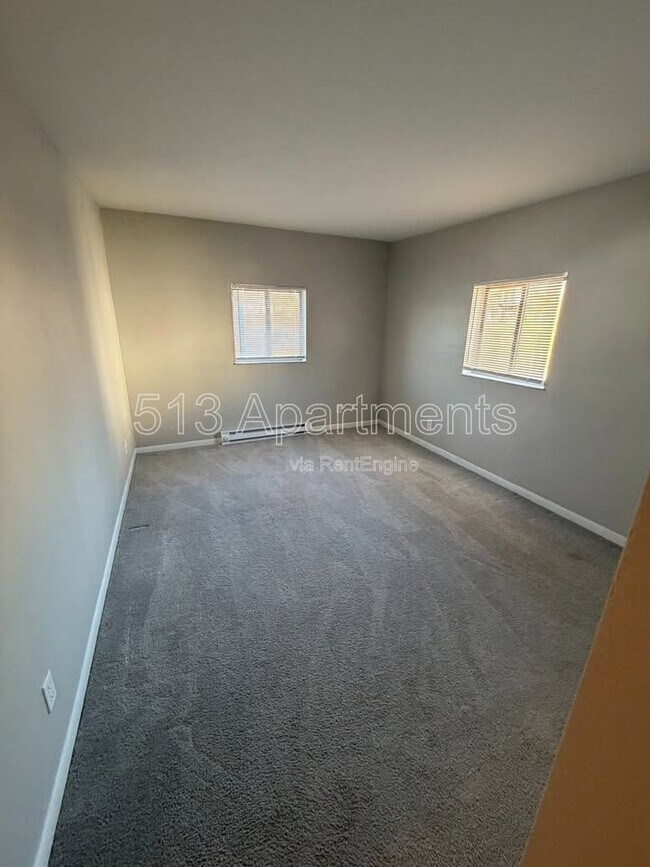 Foto del edificio - 5146 Carthage Ave