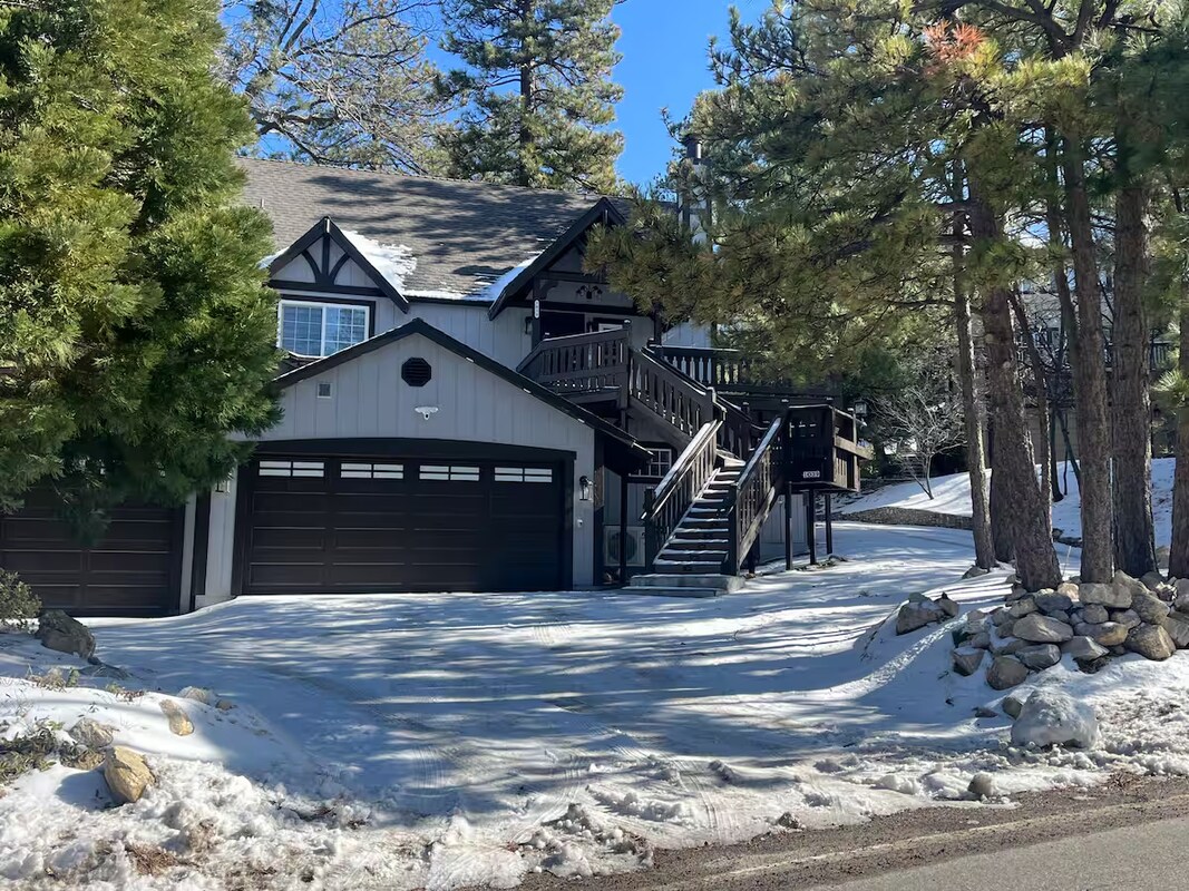 Foto principal - 1039 N Grass Valley Rd