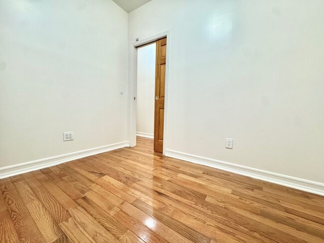 Foto del edificio - 3135 Broadway