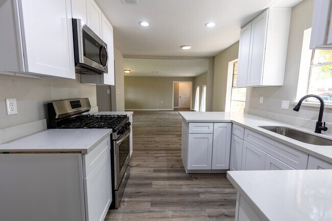 Foto del edificio - 8455 Gallahad St